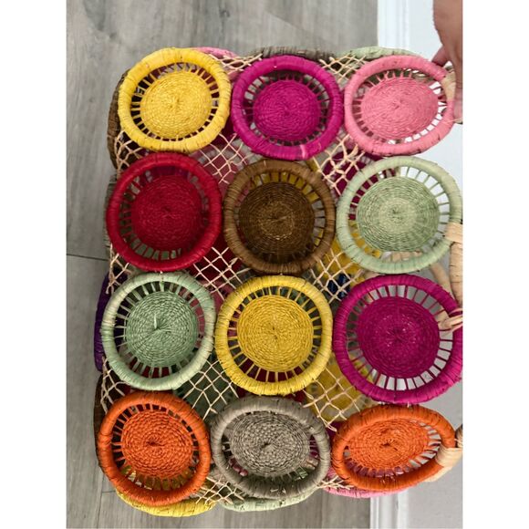 Hat Attack Rafia Medallion colorful tote bag - Picture 6 of 7